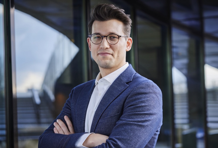 Philipp Obier - 雙極離散器件事業部負責人